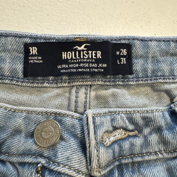 Hollister Women's Ultra High Rise Dad Jeans Distressed Cotton Blue Size 3R / 31L - Picture 2 of 5